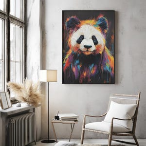 Sztuka ścienna z pandą, Eklektyczna sztuka ścienna do druku, Unikalna dekoracja ścienna, Cyfrowa sztuka ścienna, Kolorowy plakat, Zabawna panda, sztuka autorstwa Maxoperandi