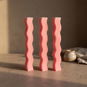 Wave Pillar Soy Wax Candle, Modern Wiggle Sculptural Decor, Aesthetic Geometric Handmade Gift, Unique Wavy Accent, Minimalist Art Sculpture