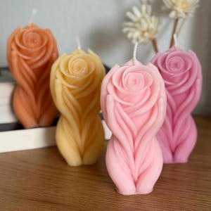 Świeca sojowa Yoni Rose Vulva Shape Body Positive Decor, świeca artystyczna dla bogini, wyjątkowy, uwodzicielski prezent na wieczór panieński, dekoracja promująca dobre samopoczucie seksualne zdjęcie 4