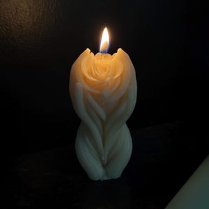 Świeca sojowa Yoni Rose Vulva Shape Body Positive Decor, świeca artystyczna dla bogini, wyjątkowy, uwodzicielski prezent na wieczór panieński, dekoracja promująca dobre samopoczucie seksualne zdjęcie 8