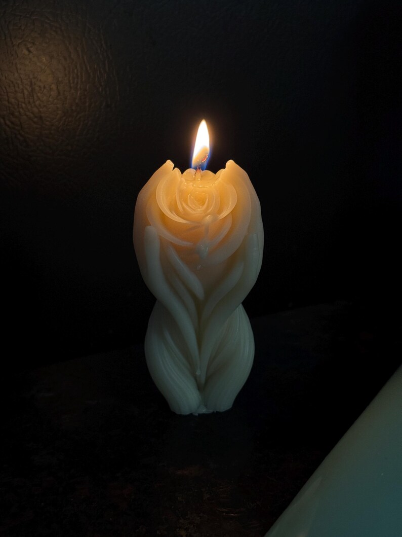 Świeca sojowa Yoni Rose Vulva Shape Body Positive Decor, świeca artystyczna dla bogini, wyjątkowy, uwodzicielski prezent na wieczór panieński, dekoracja promująca dobre samopoczucie seksualne zdjęcie 8