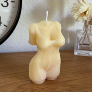 Vela corporal femenina / Escultura de diosa Yoni / Torso femenino de cera de soja / Decoración corporal moderna, regalo para ella