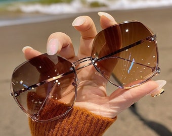 Summer Sunglasses for Women - Stylish UV Protection Eyewear for Summer Sun - Luxury Designed Fashionable Eye Glasses