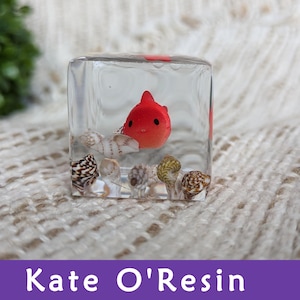 Mini Resin Fish Tank, Cube Resin, Fish in the Cube, Epoxy Fish, Cute Desk Decor, Mini Sculpture