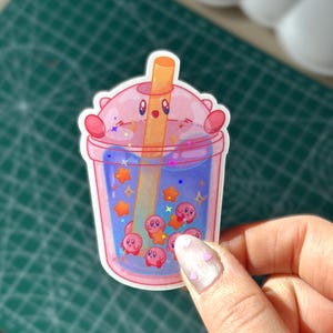 Adesivo Kirby Boba - Adesivo in vinile glitterato rosa Bubble Tea 73 mm x 41 mm