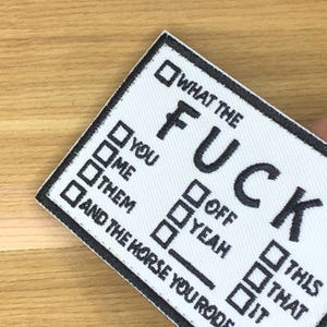 ¡Que te jodan a ti y al parche del caballo! - ¿Qué demonios? Declaración táctica divertida.