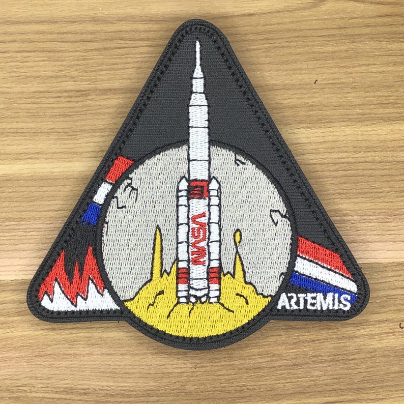 Parche negro del Programa Artemis, parche bordado, insignia moral, traje espacial de astronauta, emblema de recuerdo, astronauta del cohete imagen 1