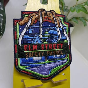 Parche de insignia de parque de patrulla de seguridad de Pesadilla en Elm Street, aumento de moral, meme táctico divertido, película de terror, guante con cuchillas Fred Freddy Krueger