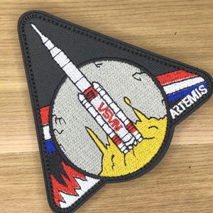 Parche negro del Programa Artemis, parche bordado, insignia moral, traje espacial de astronauta, emblema de recuerdo, astronauta del cohete imagen 4