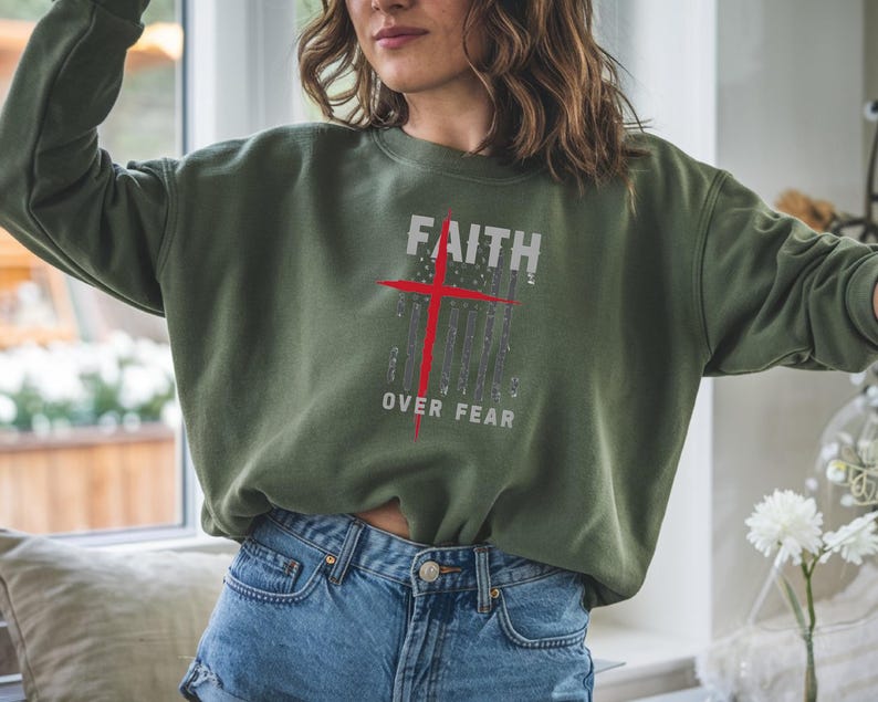 Diseño patriótico "La fe supera el miedo" (PNG, JPG), camiseta cristiana, descarga instantánea, diseño de cruz, PNG cristiano, diseños cristianos imagen 6
