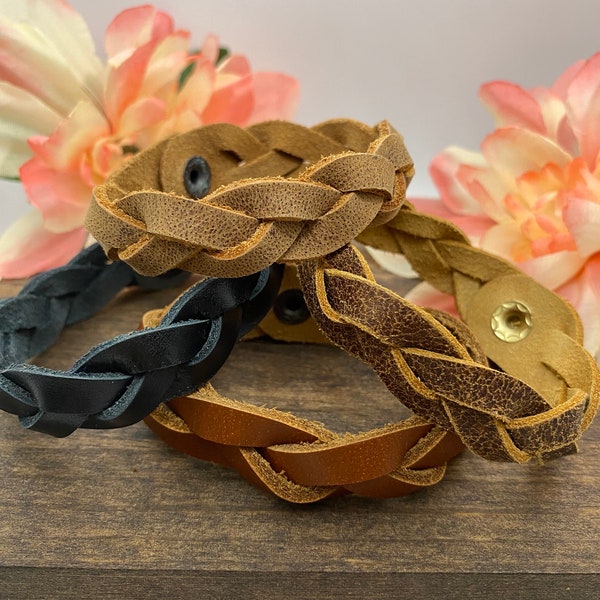 Handmade leather braided bracelet. mystery braid, top grain leather. women’s bracelet, men’s bracelet.