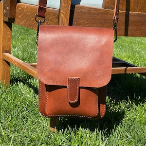 Unisex leather crossbody bag