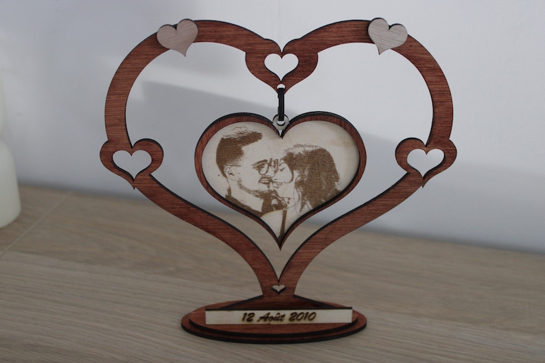 Cadre photo en bois personnalisé en forme de coeur image 6