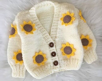 Sonnenblumen-Strickjacke