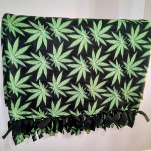 Luxuriously Soft Marijuana Leaf Print Reversible Fleece Tied Blanket - Ideal for Snuggling, Lightweight & Easy to Care for - Perfect