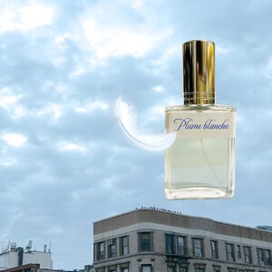 Plume blanche (White Feather) artisanal fine perfume Bright White Musk