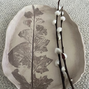 Clay plate, candle plate, jewelry plate, clay plate, witchy home, decor, boho decor, flower plate, botanical plate, ring plate, gift