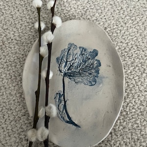 Clay plate, candle plate, jewelry plate, clay plate, witchy home, decor, boho decor, flower plate, botanical plate, ring plate, gift