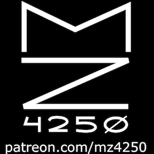 Puede incluir: Logotipo en blanco y negro con las letras MZ y el n&uacute;mero 4250. El logotipo est&aacute; estilizado con un dise&ntilde;o geom&eacute;trico. El texto "patreon.com/mz4250" est&aacute; debajo del logotipo.