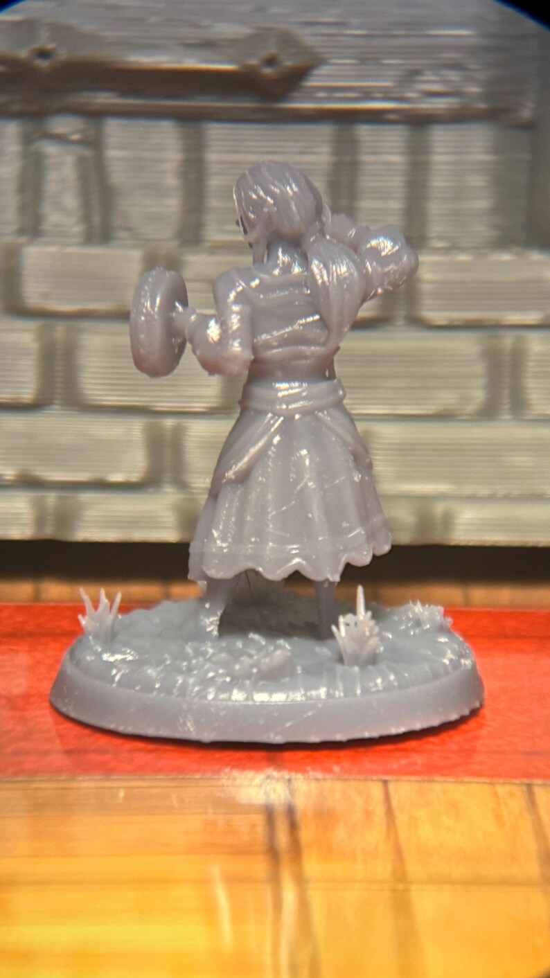 Halfling Bard Miniature | 28mm Scale 3D Printed Halfling Musician | D&D Pathfinder Resin Miniature | Siraya Tech Tenacious Easy Grey image 6