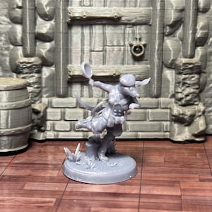 Ratfolk Chef Ranger Miniature | 3D Printed | 28mm Scale Tabletop Mini | Fantasy Rat Archer with Frying Pan | M3DM Design