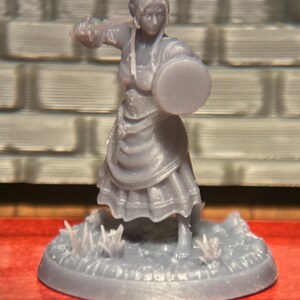 Halfling Bard Miniature | 28mm Scale 3D Printed Halfling Musician | D&D Pathfinder Resin Miniature | Siraya Tech Tenacious Easy Grey image 5