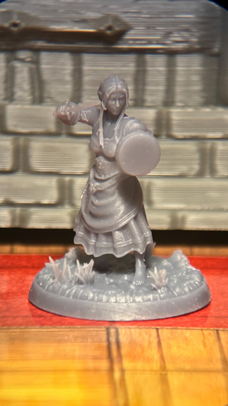 Halfling Bard Miniature | 28mm Scale 3D Printed Halfling Musician | D&D Pathfinder Resin Miniature | Siraya Tech Tenacious Easy Grey image 5