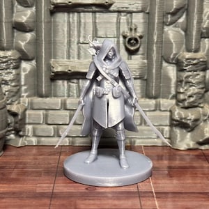 Elf Female Ranger Dual Wield Blades Stealth Hunter Fantasy Character Miniature Scalable Resin DnD Pathfinder TTRPG