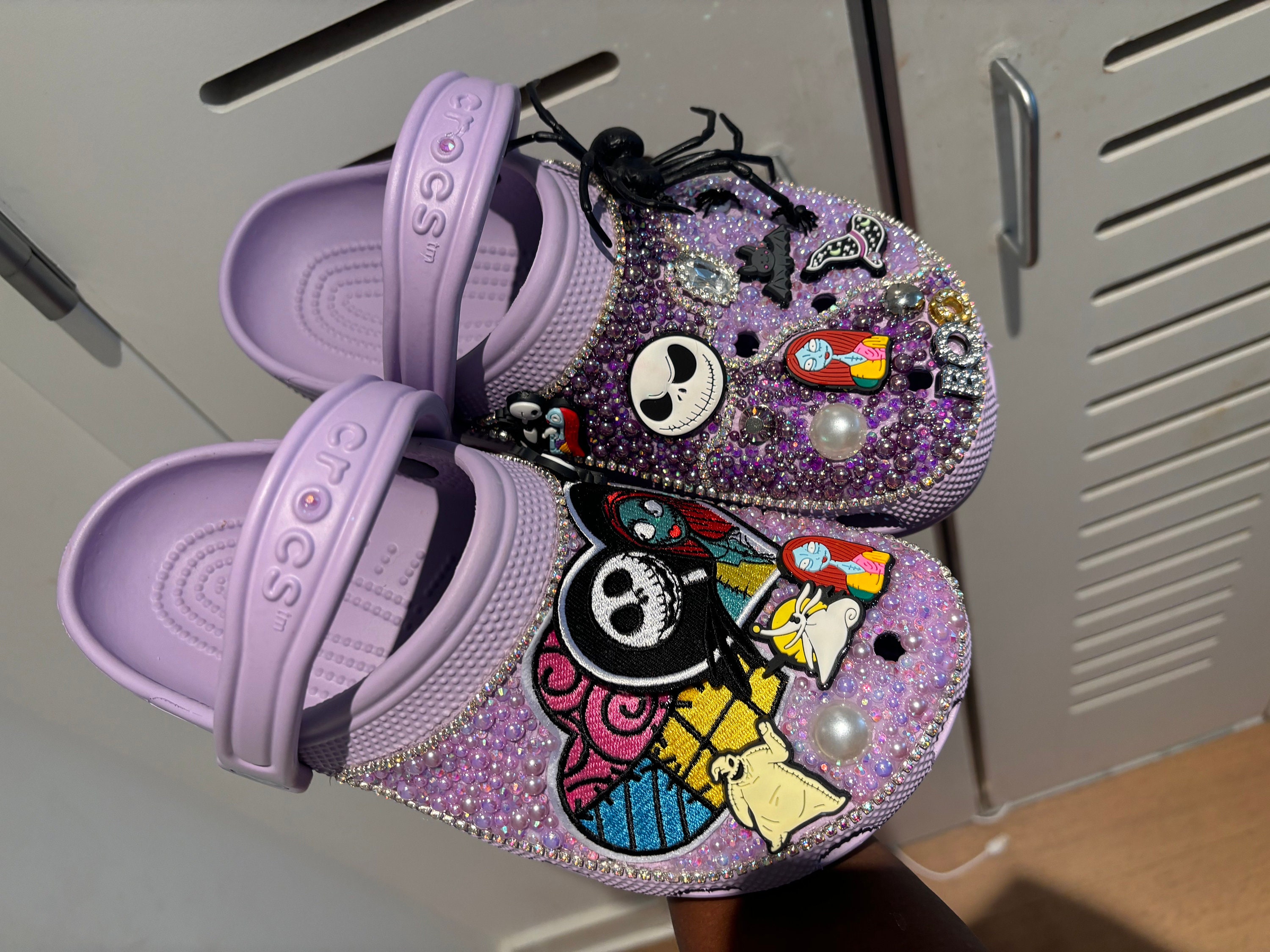 ニワゴ新品タグ付 クロックス × ディズニー ナイトメアー コラボ ジャッ ティム・バートンの「ナイトメアー・ビフォア・クリスマス」が