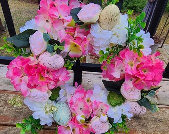 36 cm Kranz mit rosa und weißen Hortensien, Ostereier, hell rosa Rosen, Grün. Es ist ein einzigartiger Osterkranz für Haustür / drinnen