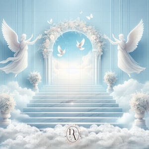 Puede incluir: Un arco blanco decorado con flores y vegetación blancas, con dos ángeles blancos a cada lado. El arco está situado sobre un fondo azul con nubes blancas y una escalera que conduce a una luz brillante.