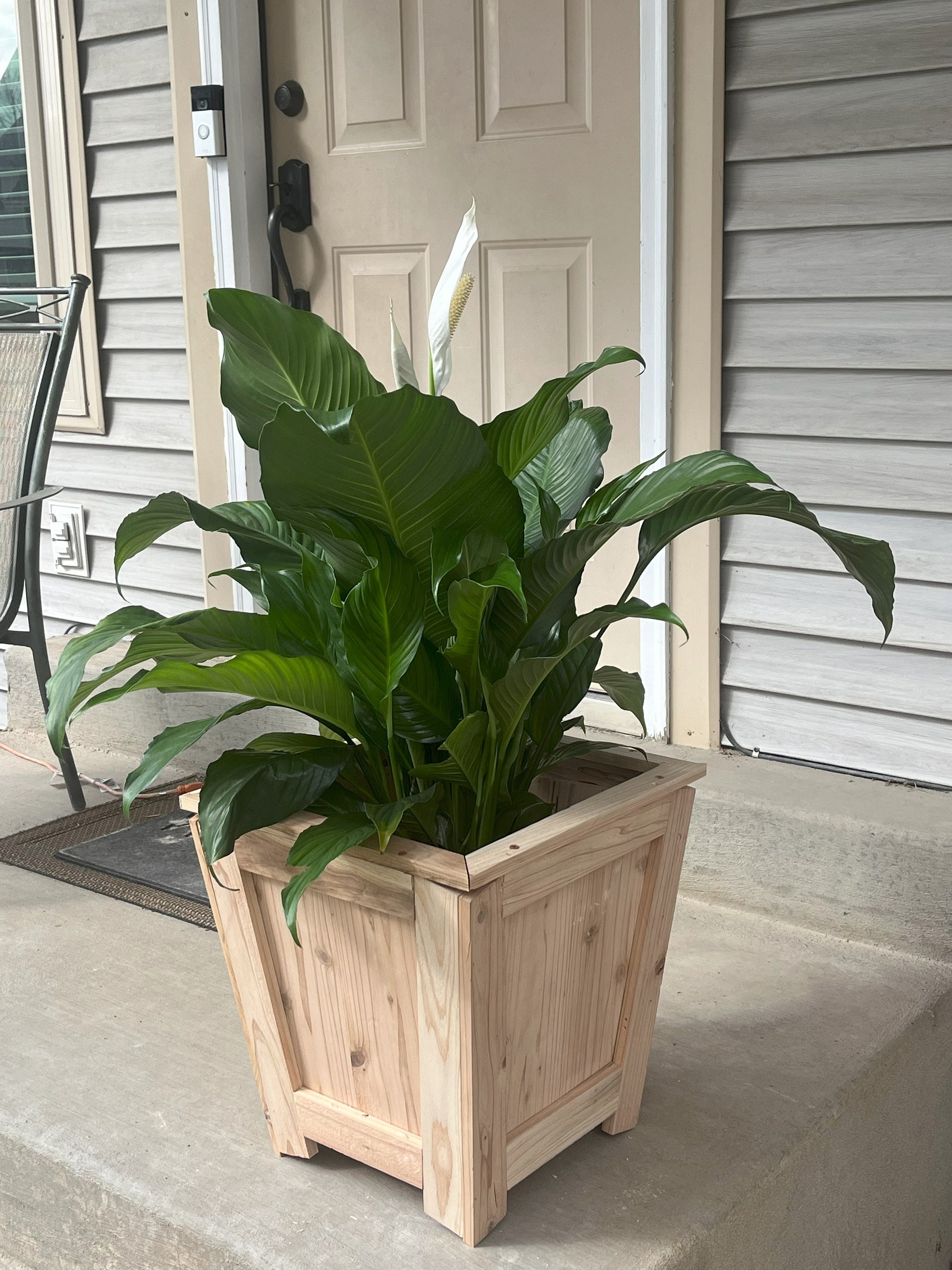 Planter box made from Cedar Fence Pickets