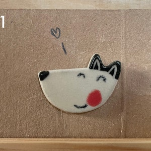 Keramik Brosche Katze Hund & diverse 1 Hund schwarz weiß