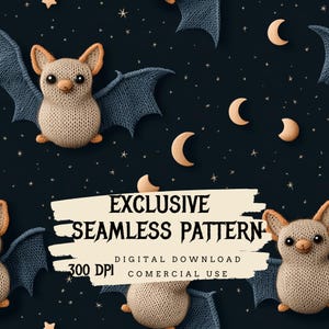 Könnte beinhalten: Ein nahtloses Muster mit gestrickten Fledermäusen mit blauen Flügeln vor einem dunkelblauen Hintergrund mit goldenen Sternen und Mondsicheln. Der Text "EXCLUSIVE SEAMLESS PATTERN" ist in Weiß auf einem beigefarbenen Rechteck geschrieben. Der Text "DIGITAL DOWNLOAD 300 DPI COMMERCIAL USE" ist in Schwarz auf einem beigefarbenen Rechteck geschrieben.