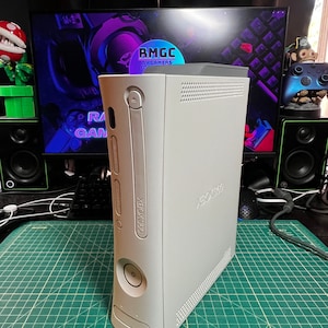 Jasper Phat White Xbox 360 Custom 