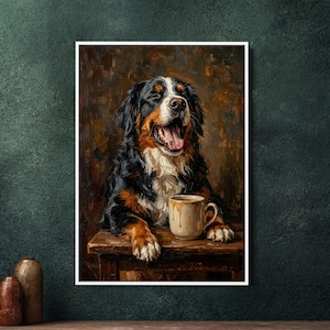 Op de afbeelding: Een ingelijste kunstdruk van een Berner Sennenhond met een koffiemok. De hond is zwart, bruin en wit, met zijn mond open. De mok is beige met bruine druppels. De achtergrond is donkerbruin en getextureerd.