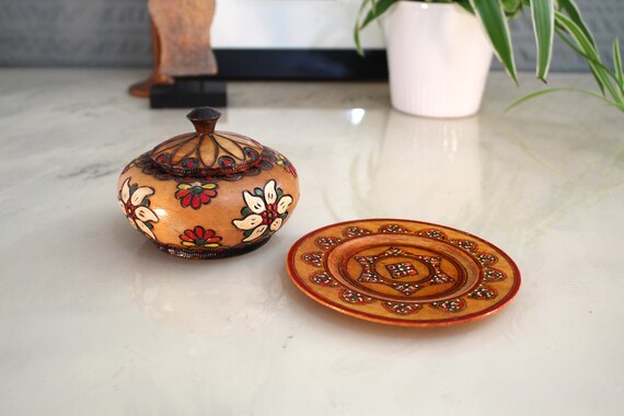 Vintage carved wood box & painted plate - colorfu… - image 2