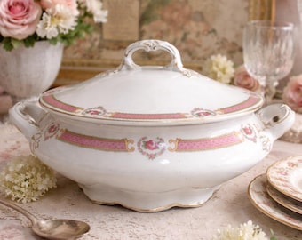 銀メッキのオールドイングリッシュレプリカ 楕円形の蓋付きサービング