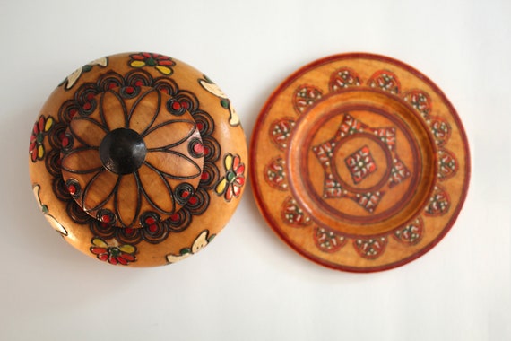 Vintage carved wood box & painted plate - colorfu… - image 5