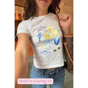 La Dolce Vita Baby Tee Italian Summer Tee 90s Baby Tee Vintage Collage Nieta costera Ciao Bella y2k Baby Tee Camiseta ajustada de moda