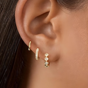 Gold Hoop und Huggie Ohrringe Set: Zierliche Cubic Zirkonia, 14k überzogen