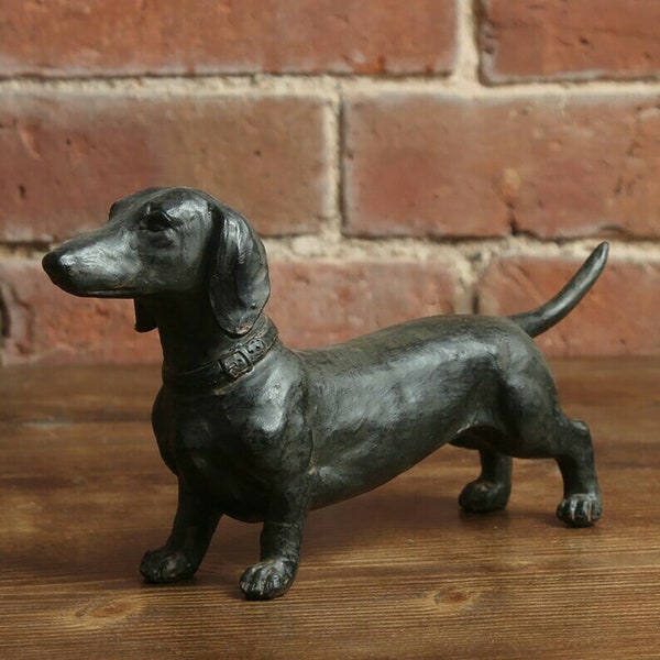 Teckel standbeeld tuin decor-werf gazon hars hond sculptuur