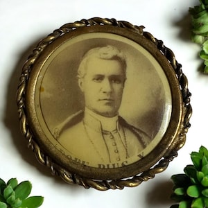 Rare Antique Religious Catholic Photo Pin Pope Pius X  c. 1900 Mourning Brooch