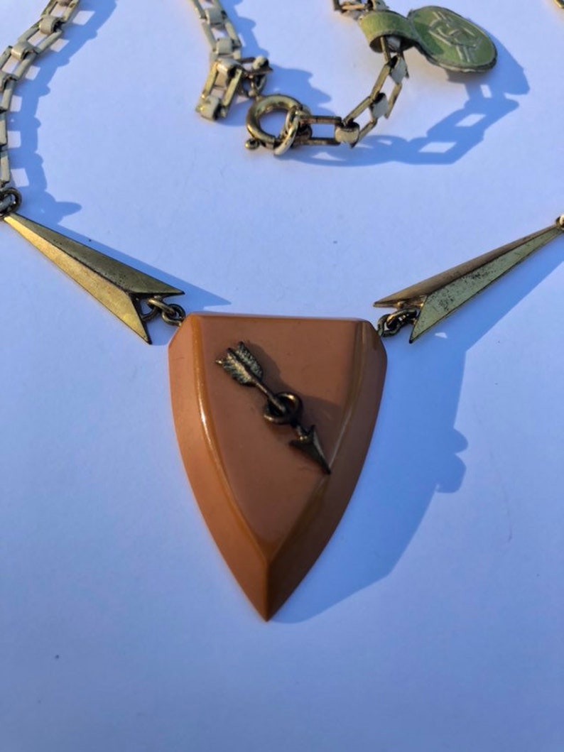 Vintage Bakelite 1940s pendant necklace never worn with original tags