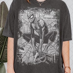 Camiseta retro de los 90 de Spider-Man con colores cómodos, Spider-Man Brand New Day, camiseta para fans del MCU, regalo para mujeres y hombres (camiseta unisex). imagen 1