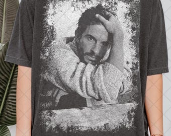 Retro 90's Comfort Colors Jonathan Bailey T-Shirt, People's Sexiest Man Alive Titles In 2025 Fan Graphic T-Shirt, Gift For Women and Man