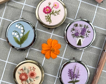 Floral embroidered pocket mirror, vintage mirror, hand mirror, makeup mirror, compact mirror, gift for women, birthday gift, christmas gift