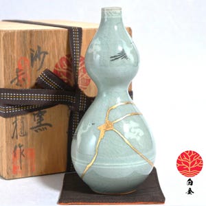 Kintsugi Flower Vase, Handmade Vintage Ceramic Vase, WabiSabi Decor, Traditional Japanese Gift, Crane Motif Green Pottery With 24K Gold