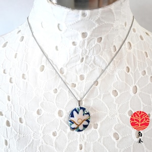 Kintsugi Pottery Vintage Necklace, Kintsugi Jewelry Floral Pendant, Wabisabi Japanese Kutani Ware, 24K Gold Floral Jewelry, Meaningful Gift