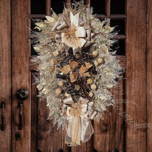 Elegant Gold & Champagne Christmas Wreath – Holiday Door Decor, Glam Winter Wreath with Metallic Bows, Pinecones, and Ornaments